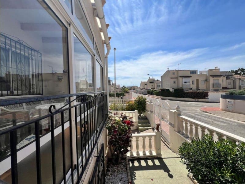 3 bedroom Villa for sale in Torrevieja with pool - € 315,000 (Ref: 10042979)