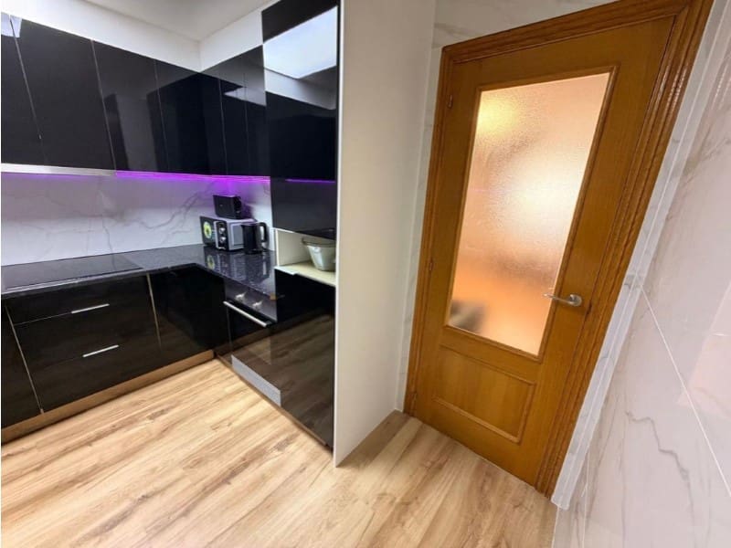 Pareado de 3 habitaciones en Torrevieja en venta con piscina - 245.000 € (Ref: 10042992)