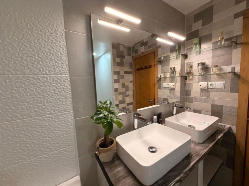 Pareado de 3 habitaciones en Torrevieja en venta con piscina - 245.000 € (Ref: 10042992)