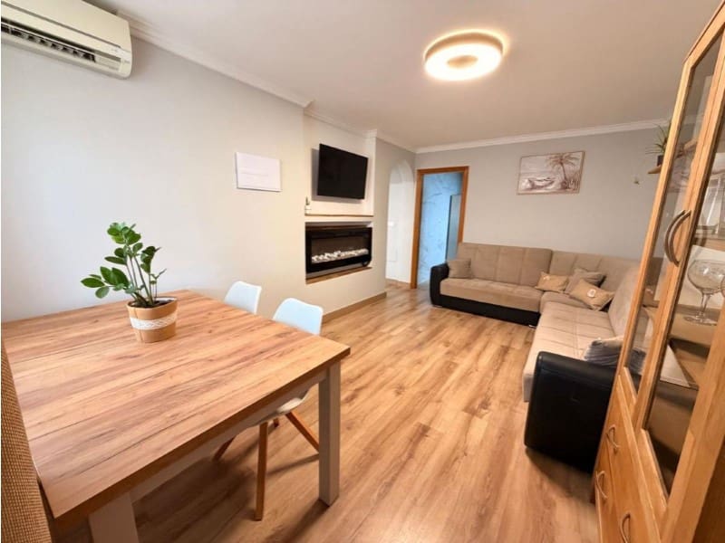 Pareado de 3 habitaciones en Torrevieja en venta con piscina - 245.000 € (Ref: 10042992)