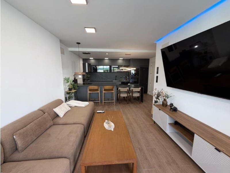 3 soveværelse Semi-Rækkehus til salg i Torrevieja med swimmingpool - € 539.000 (Ref: 10042993)