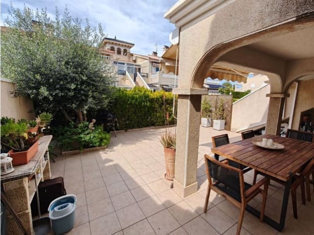 2 slaapkamer Halfvrijstaande villa te koop in Orihuela ciudad, Orihuela met zwembad - € 185.000 (Ref: 10047289)