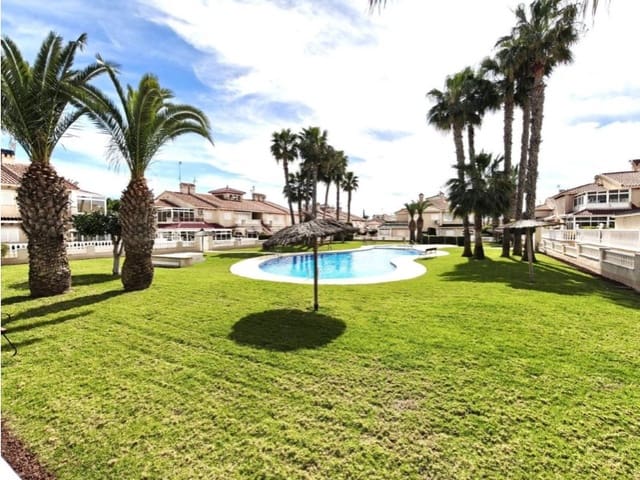 2 slaapkamer Halfvrijstaande villa te koop in Orihuela ciudad, Orihuela met zwembad - € 185.000 (Ref: 10047289)