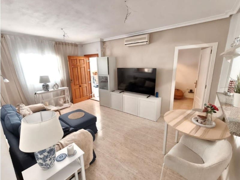 2 slaapkamer Halfvrijstaande villa te koop in Orihuela met zwembad - € 185.000 (Ref: 10047289)