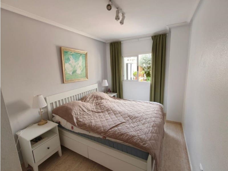 2 slaapkamer Halfvrijstaande villa te koop in Orihuela met zwembad - € 185.000 (Ref: 10047289)