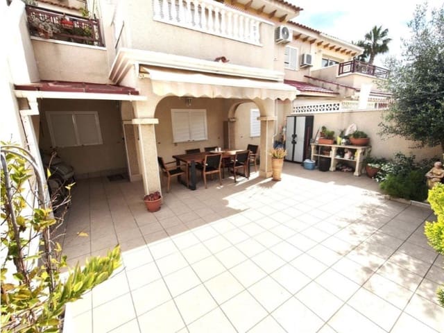 2 slaapkamer Halfvrijstaande villa te koop in Orihuela ciudad, Orihuela met zwembad - € 185.000 (Ref: 10047289)