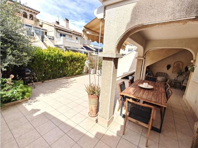 2 slaapkamer Halfvrijstaande villa te koop in Orihuela ciudad, Orihuela met zwembad - € 185.000 (Ref: 10047289)