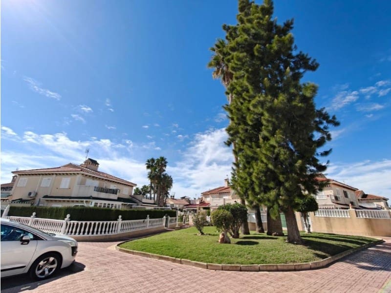 2 slaapkamer Halfvrijstaande villa te koop in Orihuela met zwembad - € 185.000 (Ref: 10047289)