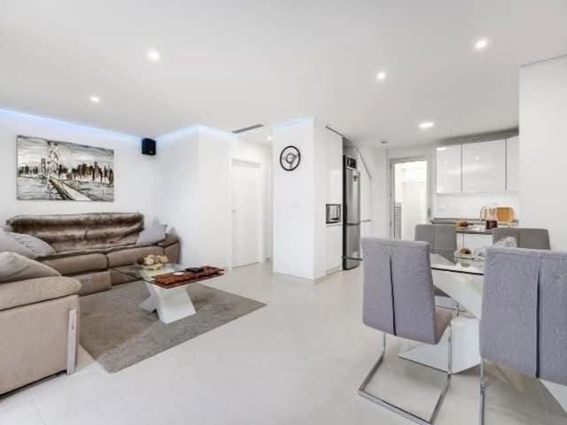 3 soveværelse Semi-Rækkehus til salg i Aguas Nuevas, Torrevieja med swimmingpool - € 350.000 (Ref: 10047295)