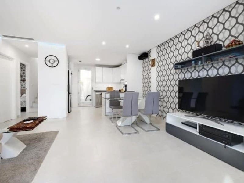 3 soveværelse Semi-Rækkehus til salg i Aguas Nuevas med swimmingpool - € 350.000 (Ref: 10047295)