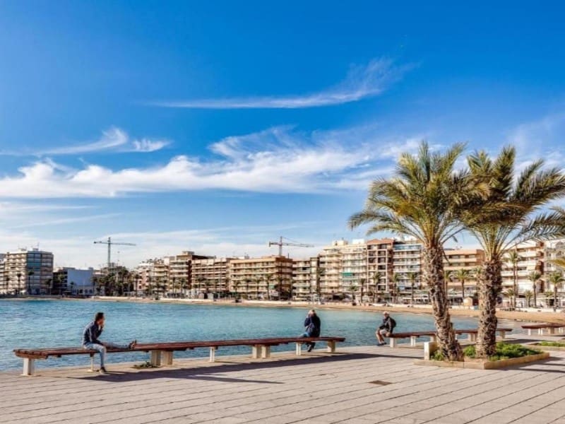 3 soveværelse Semi-Rækkehus til salg i Aguas Nuevas med swimmingpool - € 350.000 (Ref: 10047295)