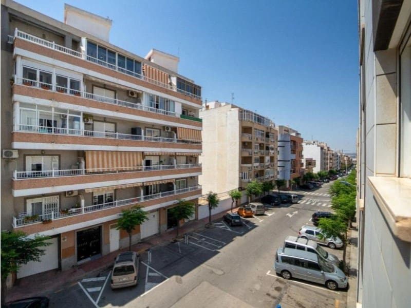 Apartamento de 2 habitaciones en Torrevieja en venta - 138.000 € (Ref: 10049192)