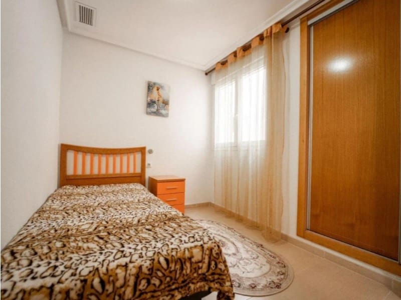 Apartamento de 2 habitaciones en Torrevieja en venta - 138.000 € (Ref: 10049192)