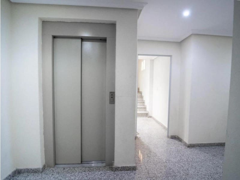 Apartamento de 2 habitaciones en Torrevieja en venta - 138.000 € (Ref: 10049192)
