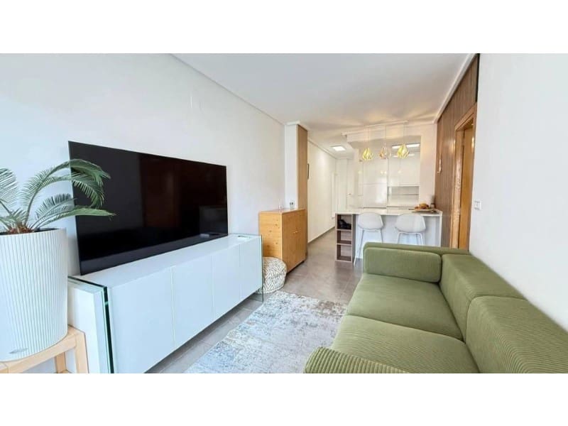 1 bedroom Apartment for sale in Torrevieja - € 145,000 (Ref: 10049206)