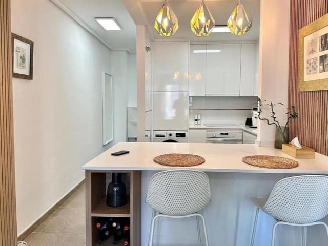 1 bedroom Apartment for sale in Puerto Deportivo, Torrevieja - € 145,000 (Ref: 10049206)