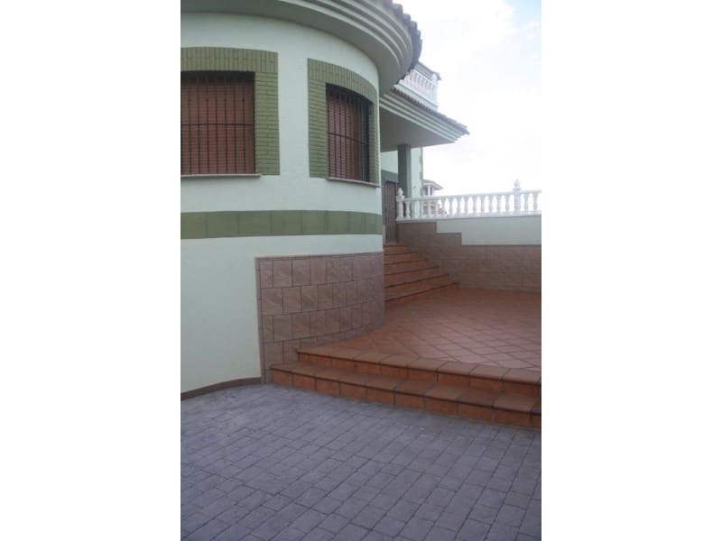 Chalet de 3 habitaciones en Torrevieja en venta con piscina garaje - 550.000 € (Ref: 10050257)
