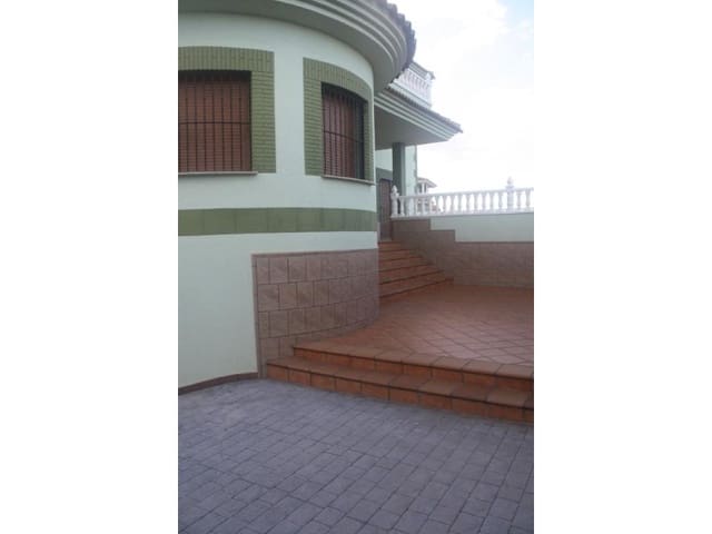Chalet de 3 habitaciones en Los Balcones - Los Altos, Torrevieja en venta con piscina garaje - 550.000 € (Ref: 10050257)