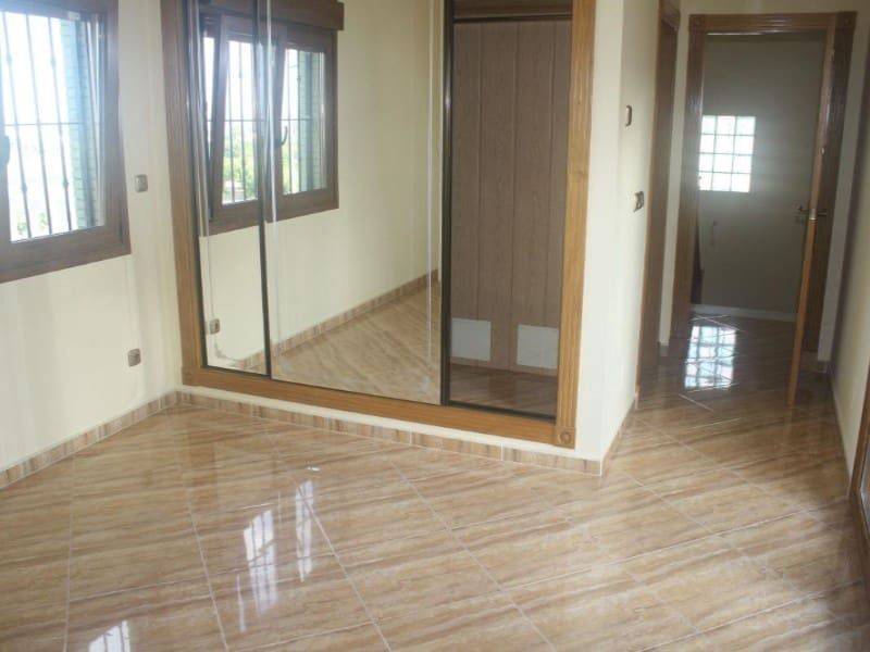 Chalet de 3 habitaciones en Torrevieja en venta con piscina garaje - 550.000 € (Ref: 10050257)
