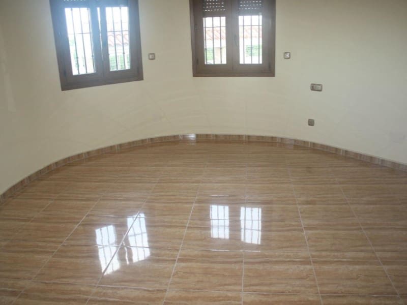 Chalet de 3 habitaciones en Torrevieja en venta con piscina garaje - 550.000 € (Ref: 10050257)
