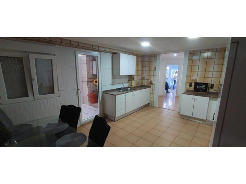 2 bedroom Apartment for sale in Alicante / Alacant city - € 250,000 (Ref: 10055177)