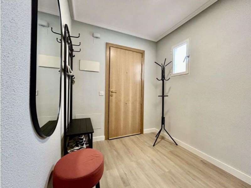1 bedroom Apartment for sale in Torrevieja with pool - € 149,000 (Ref: 10061956)