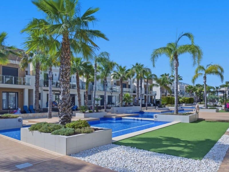 2 soveværelse Lejlighed til salg i Orihuela med swimmingpool - € 249.000 (Ref: 10075527)