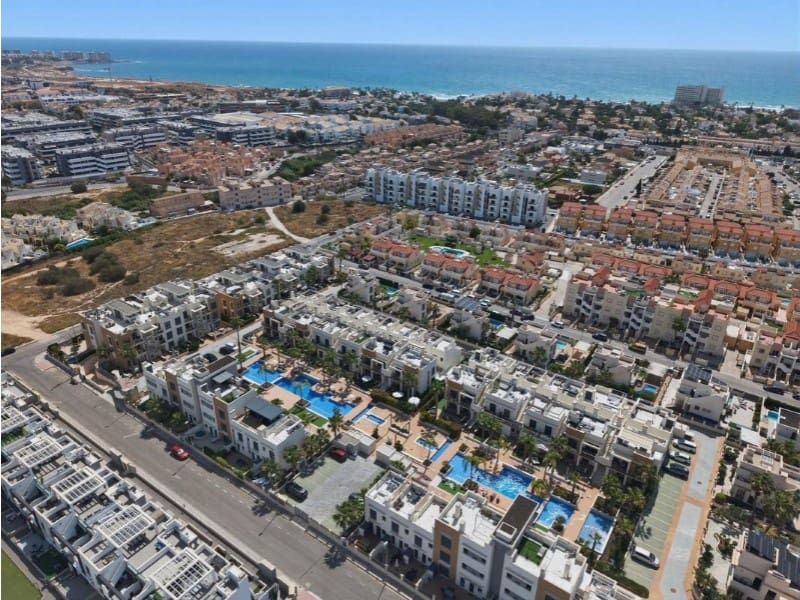 2 soveværelse Lejlighed til salg i Orihuela med swimmingpool - € 249.000 (Ref: 10075527)