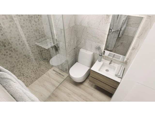 2 slaapkamer Appartement te koop in Las Piscinas Naturales, Torrevieja met zwembad - € 255.000 (Ref: 10075535)