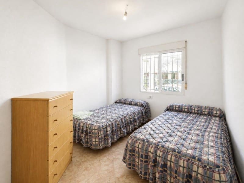 3 quarto Apartamento para venda em Torrevieja com piscina - 150 000 € (Ref: 10078125)