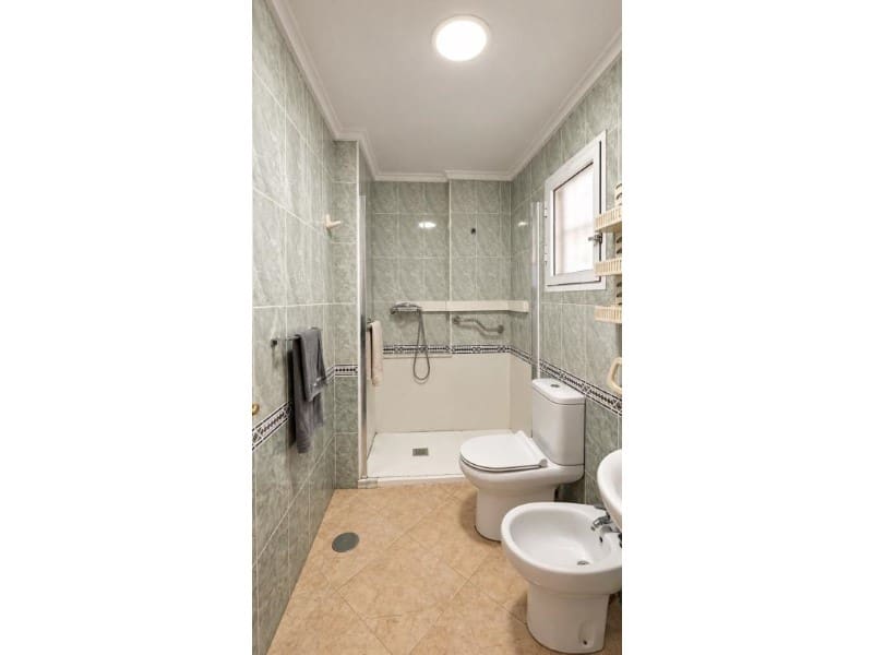 3 quarto Apartamento para venda em Torrevieja com piscina - 150 000 € (Ref: 10078125)