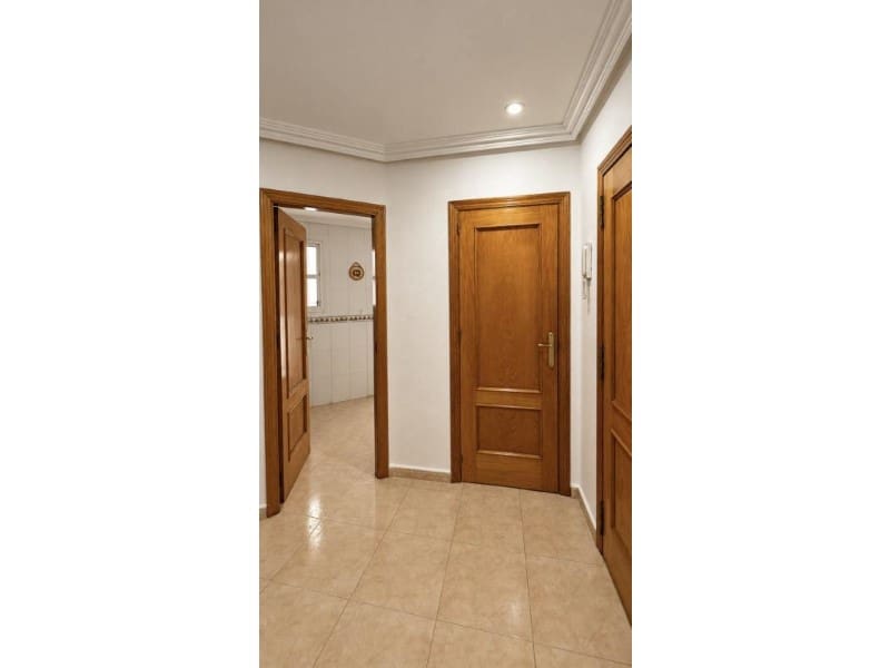 3 quarto Apartamento para venda em Torrevieja com piscina - 150 000 € (Ref: 10078125)