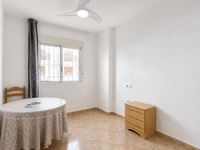 3 quarto Apartamento para venda em Avenida Habaneras - Curva de Palangre, Torrevieja com piscina - 150 000 € (Ref: 10078125)