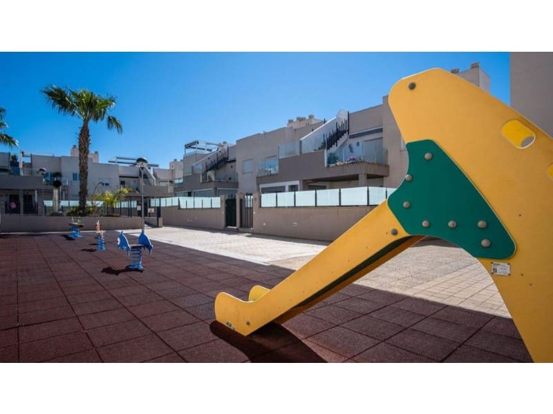 3 chambre Appartement à vendre à Torrevieja avec piscine - 275 000 € (Ref: 10078139)