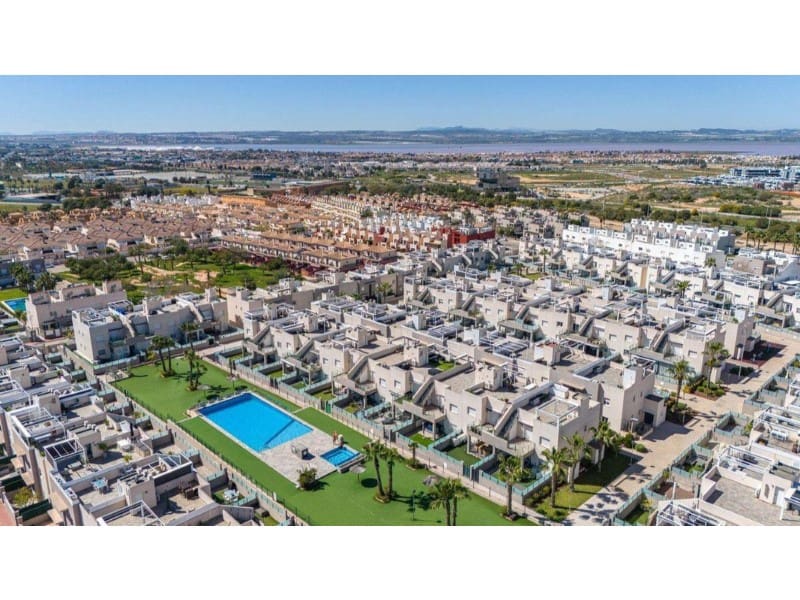 3 chambre Appartement à vendre à Torrevieja avec piscine - 275 000 € (Ref: 10078139)