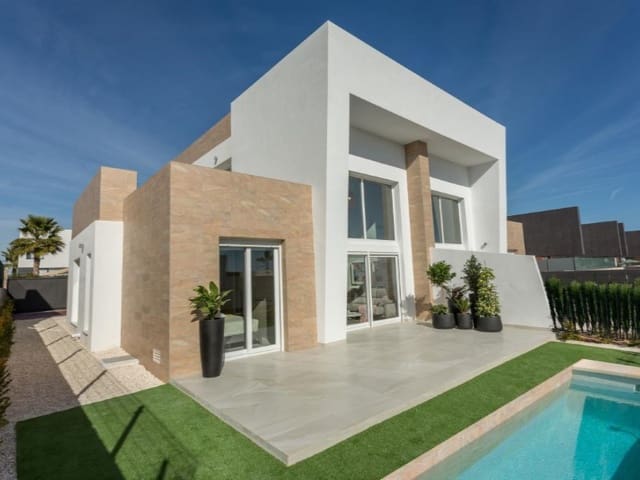 3 soveværelse Villa til salg i Algorfa med swimmingpool garage - € 455.000 (Ref: 10086011)