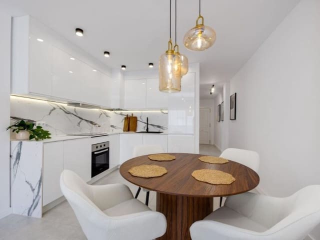 Apartamento de 3 habitaciones en Playa del Cura, Torrevieja en venta - 325.000 € (Ref: 10090743)