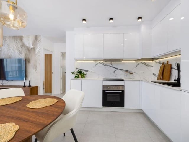 Apartamento de 3 habitaciones en Playa del Cura, Torrevieja en venta - 325.000 € (Ref: 10090743)