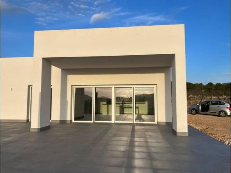 3 soveværelse Villa til salg i Pinoso med swimmingpool - € 365.000 (Ref: 10091167)