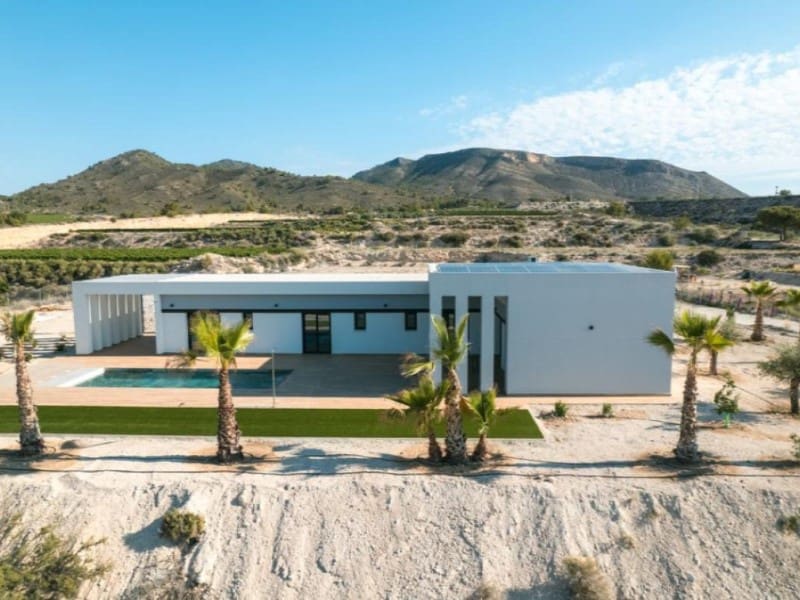 3 soveværelse Villa til salg i Pinoso med swimmingpool - € 365.000 (Ref: 10091167)
