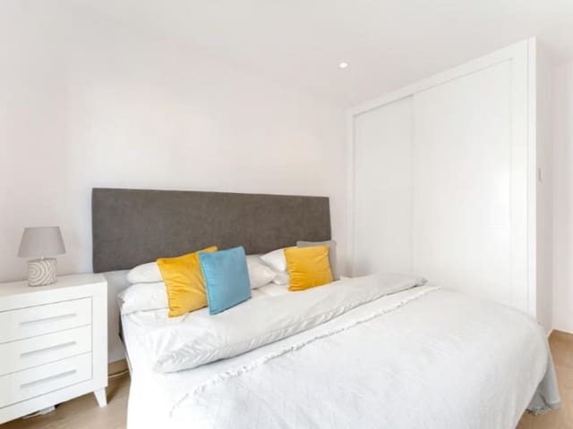 3 soverom Kjedet enebolig til salgs i Pilar de la Horadada ciudad, Pilar de la Horadada med svømmebasseng garasje - € 425 000 (Ref: 10111758)