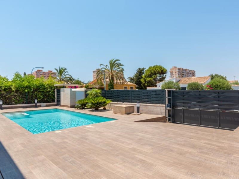 3 bedroom Villa for sale in Playa Honda with pool garage - € 790,000 (Ref: 10124347)