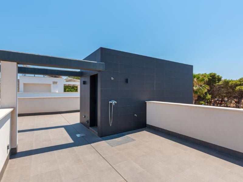 3 bedroom Villa for sale in Playa Honda with pool garage - € 790,000 (Ref: 10124347)