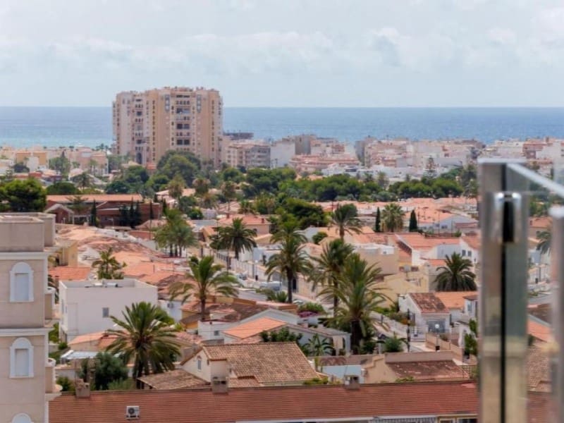 Lejlighed til salg i Torrevieja med swimmingpool - € 244.000 (Ref: 10124407)