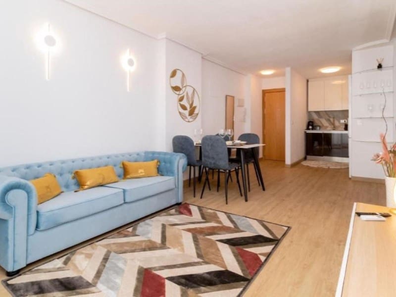 Lejlighed til salg i Torrevieja med swimmingpool - € 244.000 (Ref: 10124407)