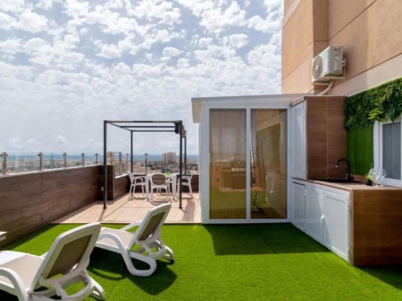 Lejlighed til salg i Torrevieja med swimmingpool - € 244.000 (Ref: 10124407)