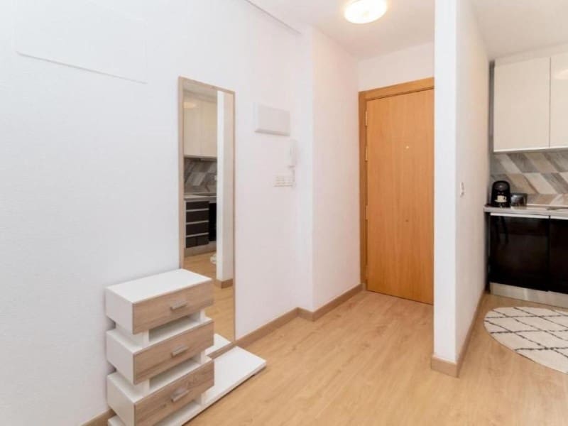 Lejlighed til salg i Torrevieja med swimmingpool - € 244.000 (Ref: 10124407)