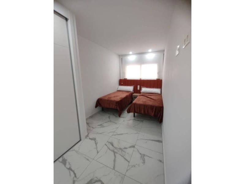 Lägenhet till salu i Torrevieja med pool - 299 900 € (Ref: 10124409)