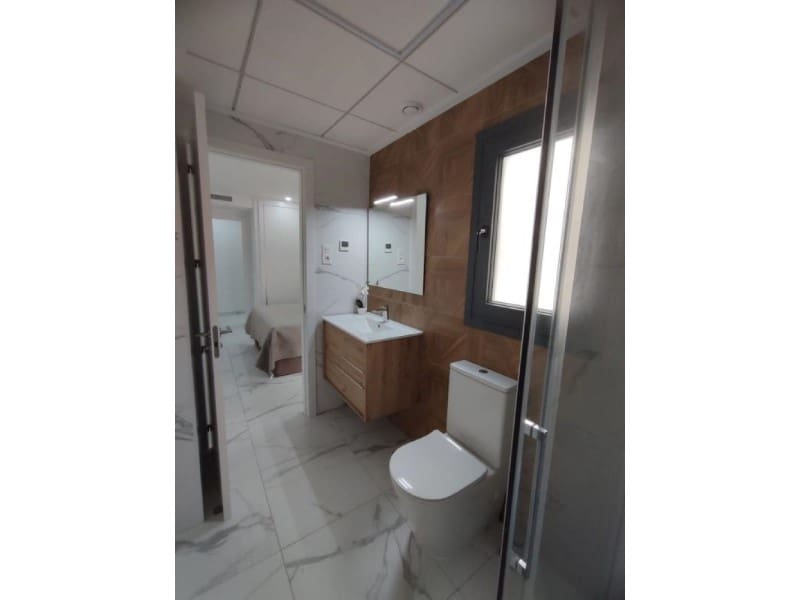 Lägenhet till salu i Torrevieja med pool - 299 900 € (Ref: 10124409)