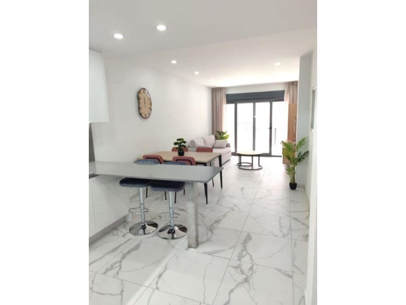 Lägenhet till salu i Torrevieja med pool - 299 900 € (Ref: 10124409)